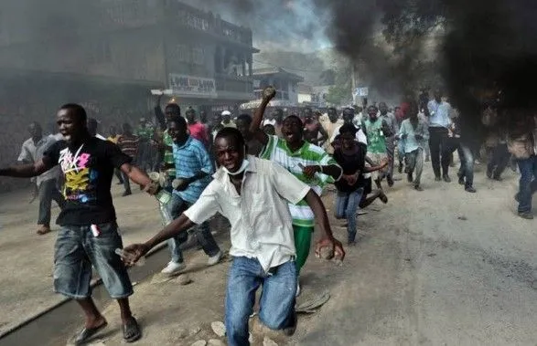 Протесты на Гаити: люди требуют отставки президента