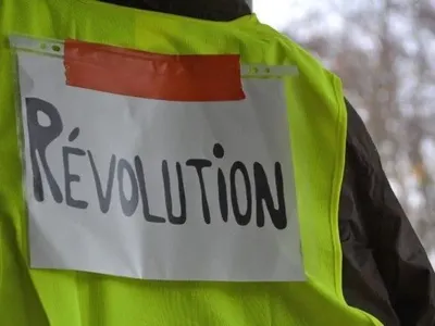 "Желтые жилеты" обратились к сторонникам перед 14-й волной манифестаций во Франции