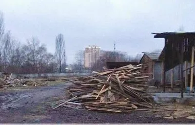 Прокуратура ликвидировала незаконную лесопилку в Киеве