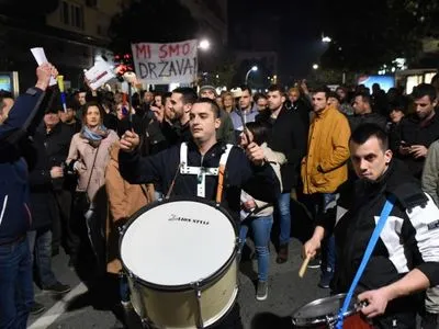 Тысячи людей митингуют с требованием отставки президента и правительства в Черногории