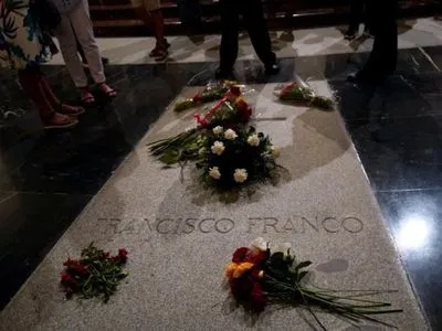 Правительство Испании эксгумирует тело Франко