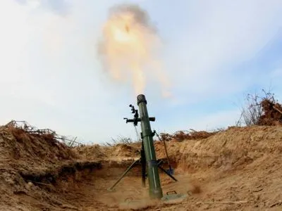 Боевики на Донбассе открыли огонь из "запрещенных" минометов