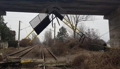 Движение поездов между Румынией и Молдовой заблокировало обрушения моста
