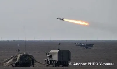 Турчинов заявил об успешных испытаниях и боевых стрельбах из ЗРК