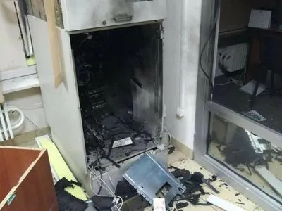 В Харькове взорвали и ограбили банкоматы