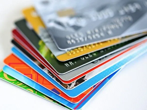 Українці почали частіше користуватися платіжними картками
