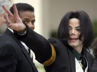 Сім'я Майкла Джексона подала позов на 100 млн доларів телеканалу через скандальний фільм