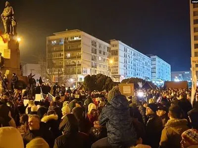 У Бухаресті декілька тисяч людей протестували проти зміни законів про правосуддя