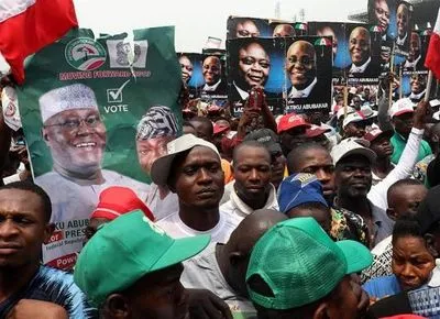 Криваві сутички і покупка голосів за 6 доларів: як пройшли вибори в Нігерії