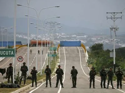 Нацгвардия Венесуэлы открыла огонь на границе с Колумбией