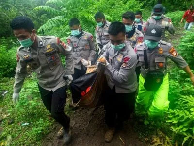 Более 60 человек в Индонезии находятся под завалами из-за оползня