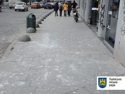 В центре Львова на человека обрушилась штукатурка