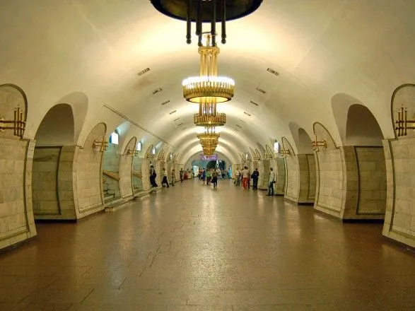 В киевском метрополитене начался капремонт эскалаторов на станции "Площадь Льва Толстого"
