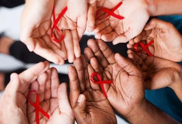 За місяць на ВІЛ в Україні заразилися понад тисяча осіб
