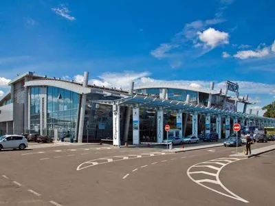 У Києві шукають вибухівку в аеропорту "Жуляни"