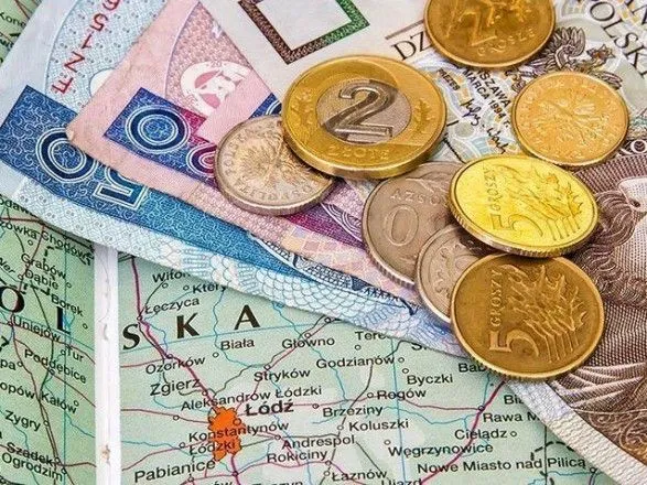 В Польше прогнозируют рост зарплаты на 141%
