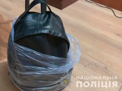 Полиция задержала грабителя, который похитил 1 млн грн на глазах у ребенка
