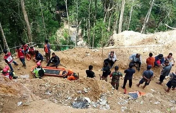 В Індонезії обвалилася шахта, семеро загиблих