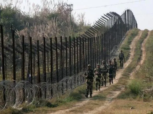Індія і Пакистан обмінялися обстрілами у спірному районі Кашмір