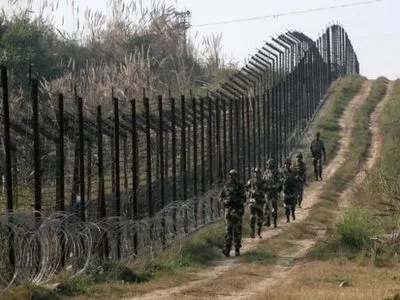 Індія і Пакистан обмінялися обстрілами у спірному районі Кашмір