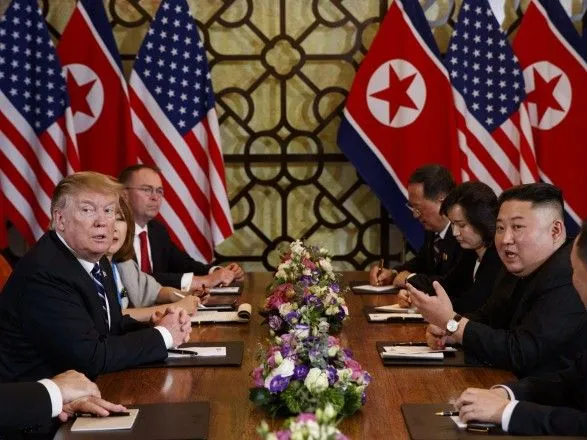 Трамп і Кім Чен Ин не досягли угоди на саміті