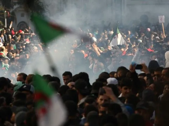 В ході акцій протесту в Алжирі постраждали 63 людини