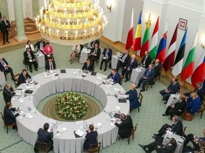 Дев'ять країн НАТО висловили стурбованість напруженістю на Азові