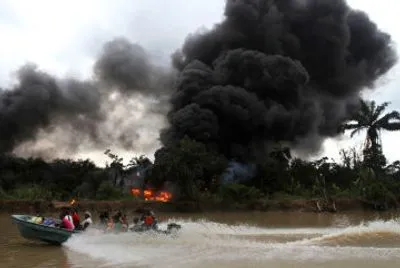 Взрыв на нефтепроводе в Нигерии: более 50 человек пропали без вести