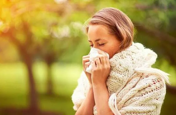 Алерголог розповіла, як підготуватися до сезонної алергії