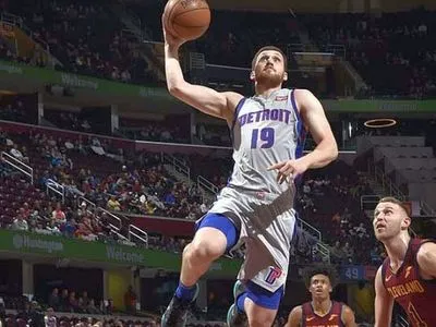 Михайлюк получил игровое время в победной игре "Детройта" в НБА