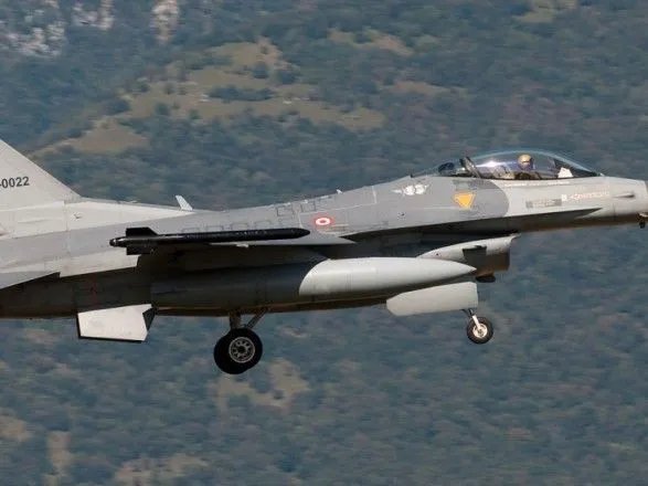 ВПС Туреччини завдали удари по об'єктах PKK на півночі Іраку
