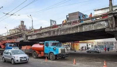 На следующей неделе в Киеве перекроют Шулявский мост