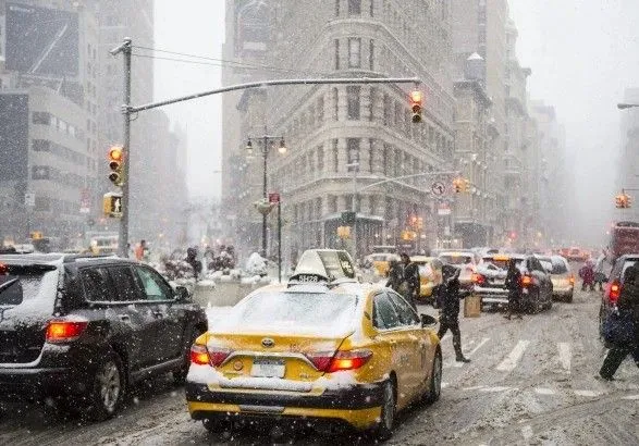 Все школы Нью-Йорка закрыли из-за снегопада
