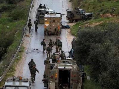 Машина врезалась в израильских военных на Западном берегу Иордана, есть погибшие