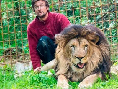 В Чехии лев, которого держали во дворе дома, убил хозяина