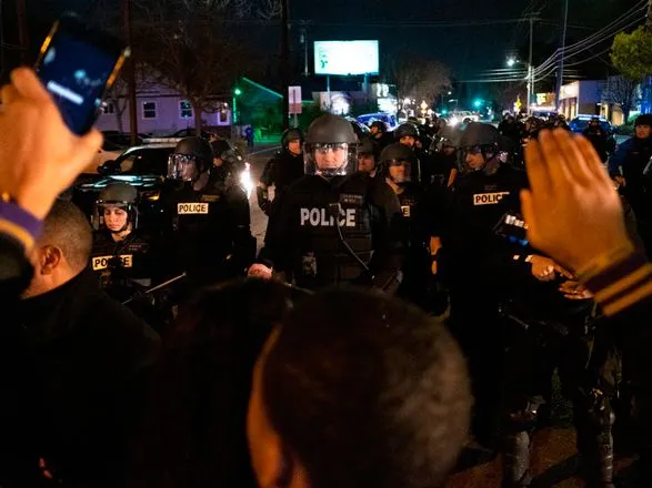 В США полиция арестовала 84 человека на демонстрации против беспредела полицейских