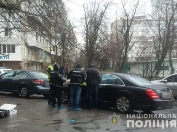 В Киеве мужчину застрелили в салоне автомобиля Mercedes