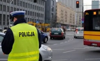 У Польщі затримали чоловіка, який надіслав листи з погрозами 10 очільникам міст