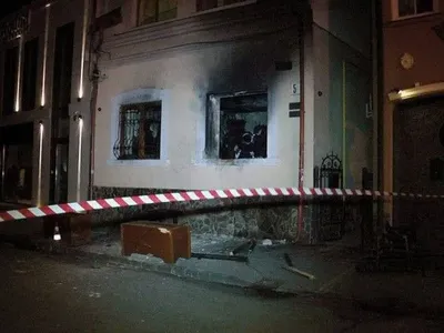 Офіс угорців в Ужгороді підпалили, щоб знищити майно