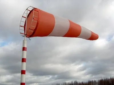 Украинцев предупредили о сильных порывах ветра