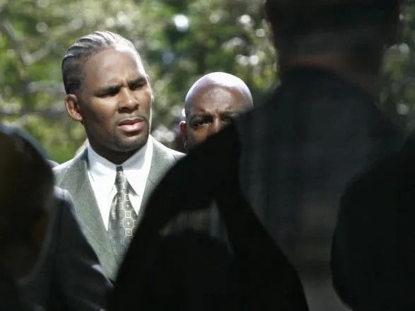 Певца R. Kelly задержали за неуплату алиментов