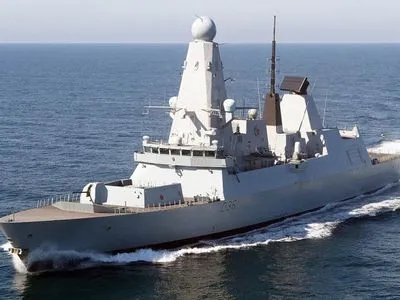 Эсминец Британии начал следить за российским фрегатом в Ла-Манше