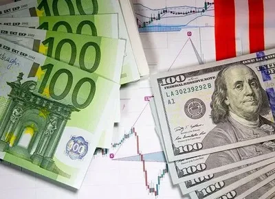 В Украине обвалились доллар и евро