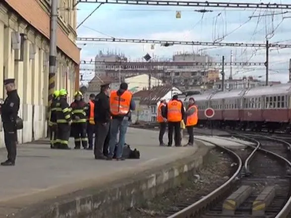 В Чехии на вокзале столкнулись два поезда, есть раненые
