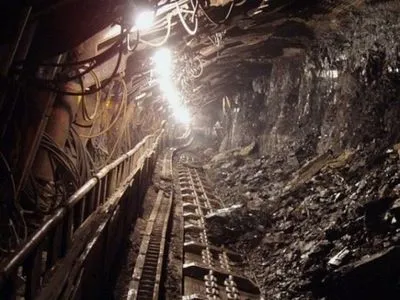 В Кривом Роге горняки трех шахт требуют повышения зарплаты