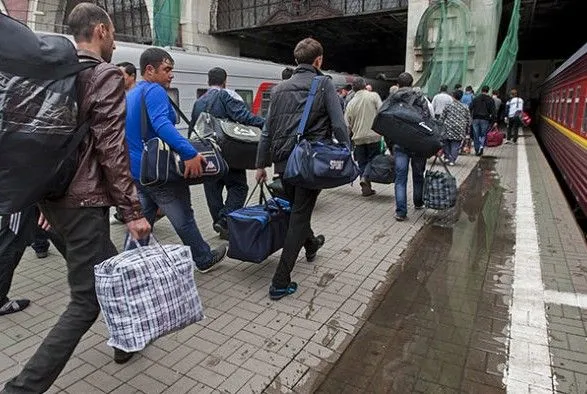 Официально в Украину прибывает больше иностранцев, чем выезжает украинцев
