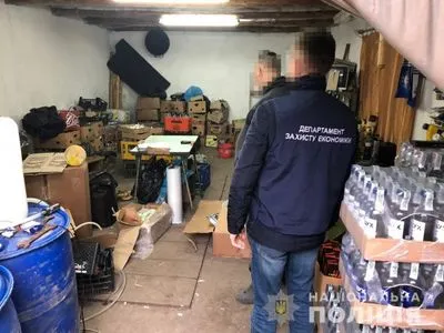 Подпольщики во Львовской области изготовили водки на два миллиона гривен