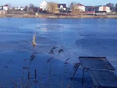 В Киевской области трое мужчин провалились под лед