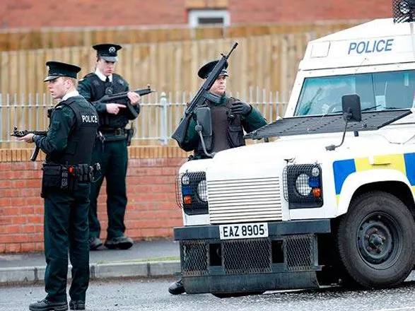 В жилом доме в Северной Ирландии взорвалась бомба