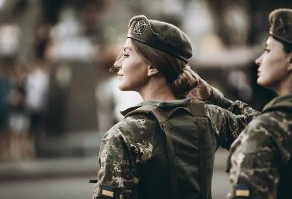 Близько 90 жінок мають військове звання "полковник"